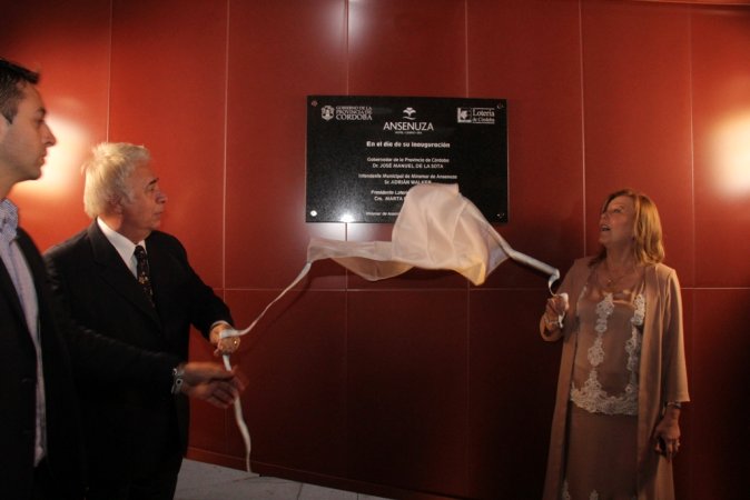 De la Sota inauguró el imponente Hotel Casino de Miramar